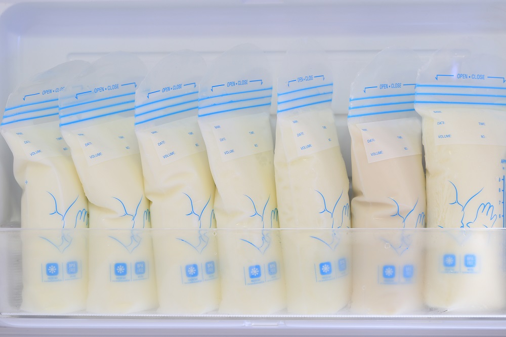 Can you freeze milk? Tips for freezing and defrosting